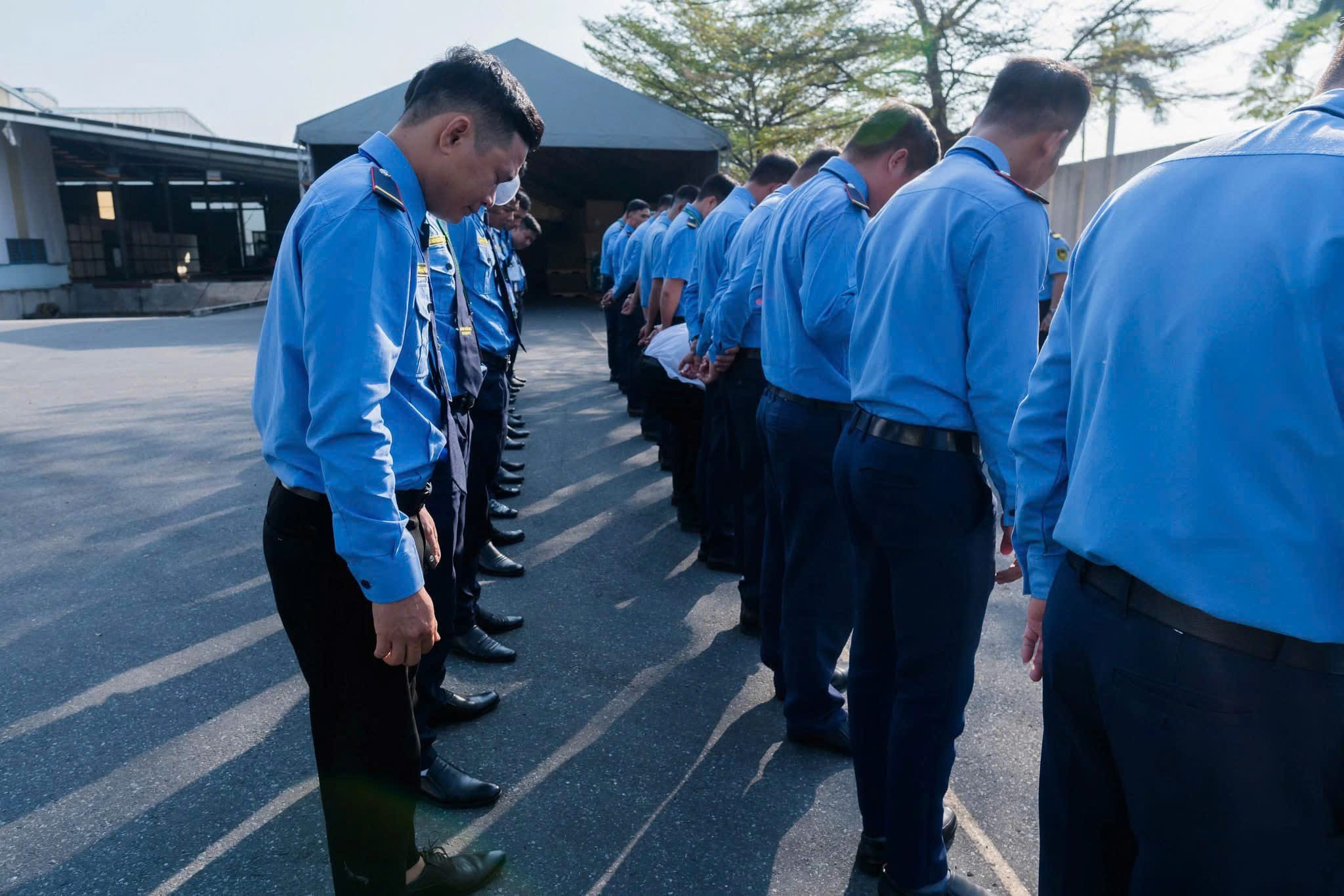 Nhân viên bảo vệ chuyên nghiệp của An Ninh Nhất