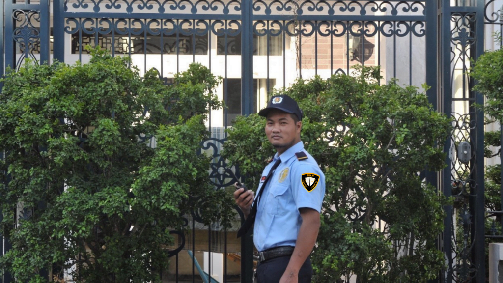 Dịch vụ bảo vệ trường học