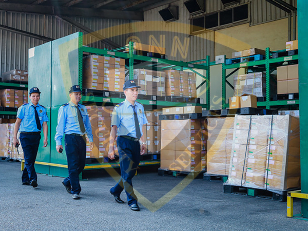 Đặc điểm của đội ngũ nhân viên bảo vệ kho hàng