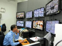 Nhiệm vụ của nhân viên bảo vệ phòng điều khiển trung tâm.