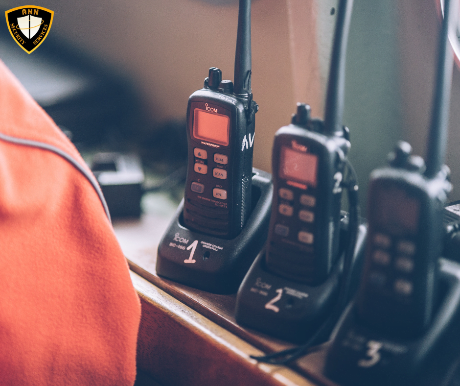 Bộ đàm bảo vệ: Nhận diện các loại, hiểu rõ cách sử dụng an toàn và hiệu quả