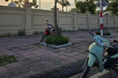 Khu vực vỉa hè người dân bị đánh khi để xe máy.