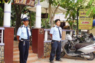 Bảo Vệ Quán Café Chuyên Nghiệp – Đảm Bảo An Toàn Và Thư Giãn Cho Khách Hàng